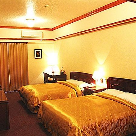Sin Fu Business Hotel Taichung Exterior foto